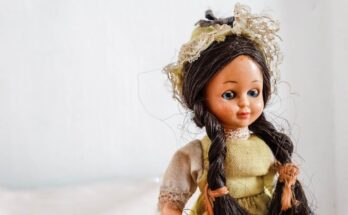 doll collection stand